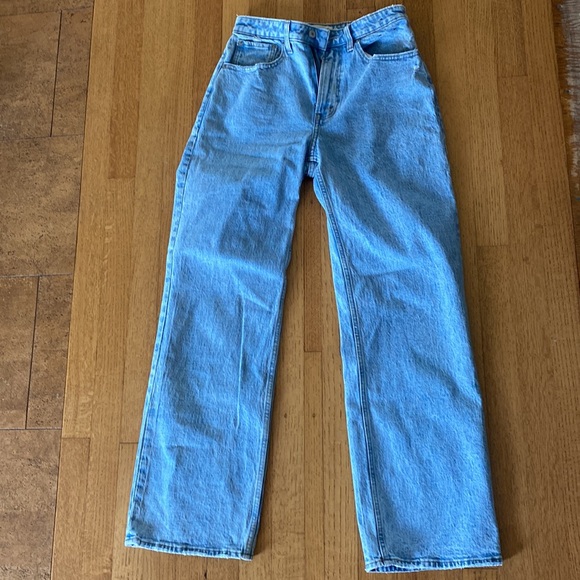 Abercrombie - Picture 2 of 3